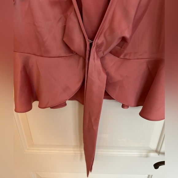 Women’s Size Medium Wild Fable Pink Tie Crop Short Sleeve Shirt - Picture 2 of 8